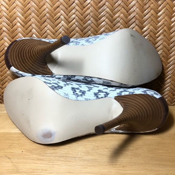 B. Makowsky BM Neve Pumps - Picture 5 of 8